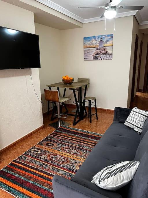 2 Bedroom Levante Beach Benidorm Exteriör bild