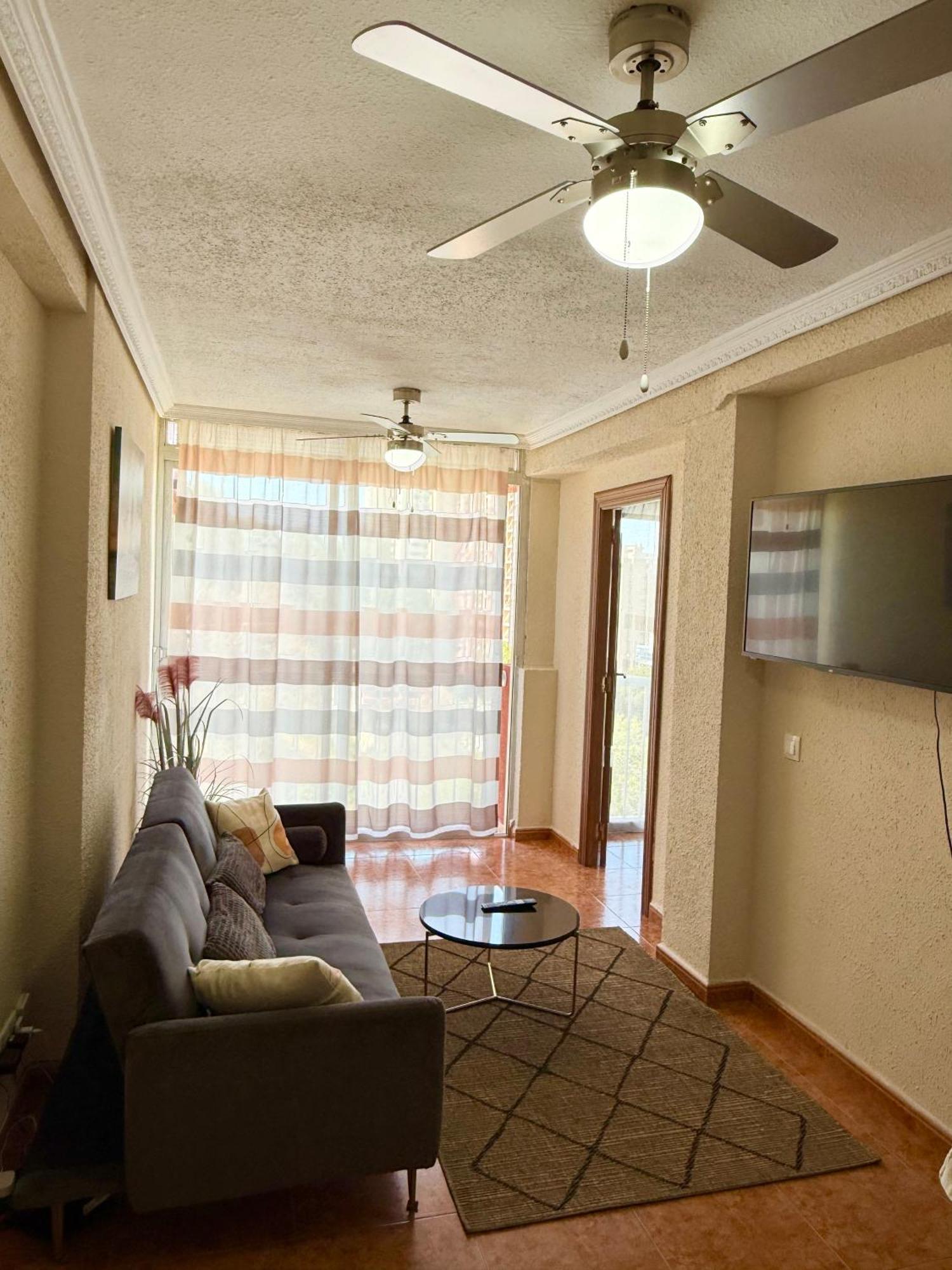 2 Bedroom Levante Beach Benidorm Exteriör bild